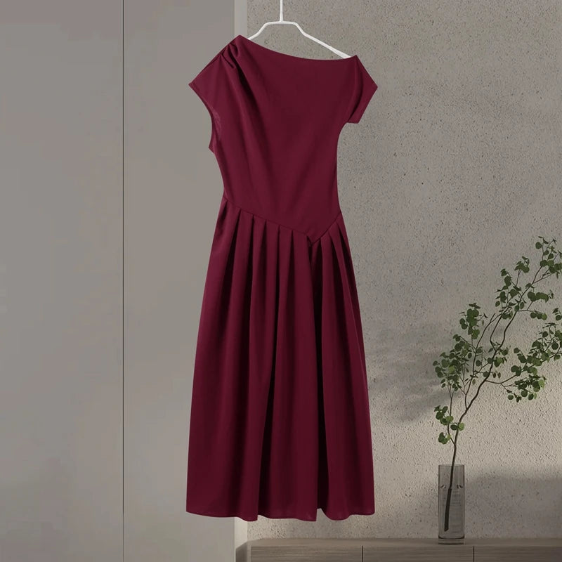Robe longue élégante, ample, col incliné, sans manches