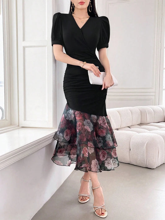 Robe Mi-Longue Noire à Ourlet Fleuri