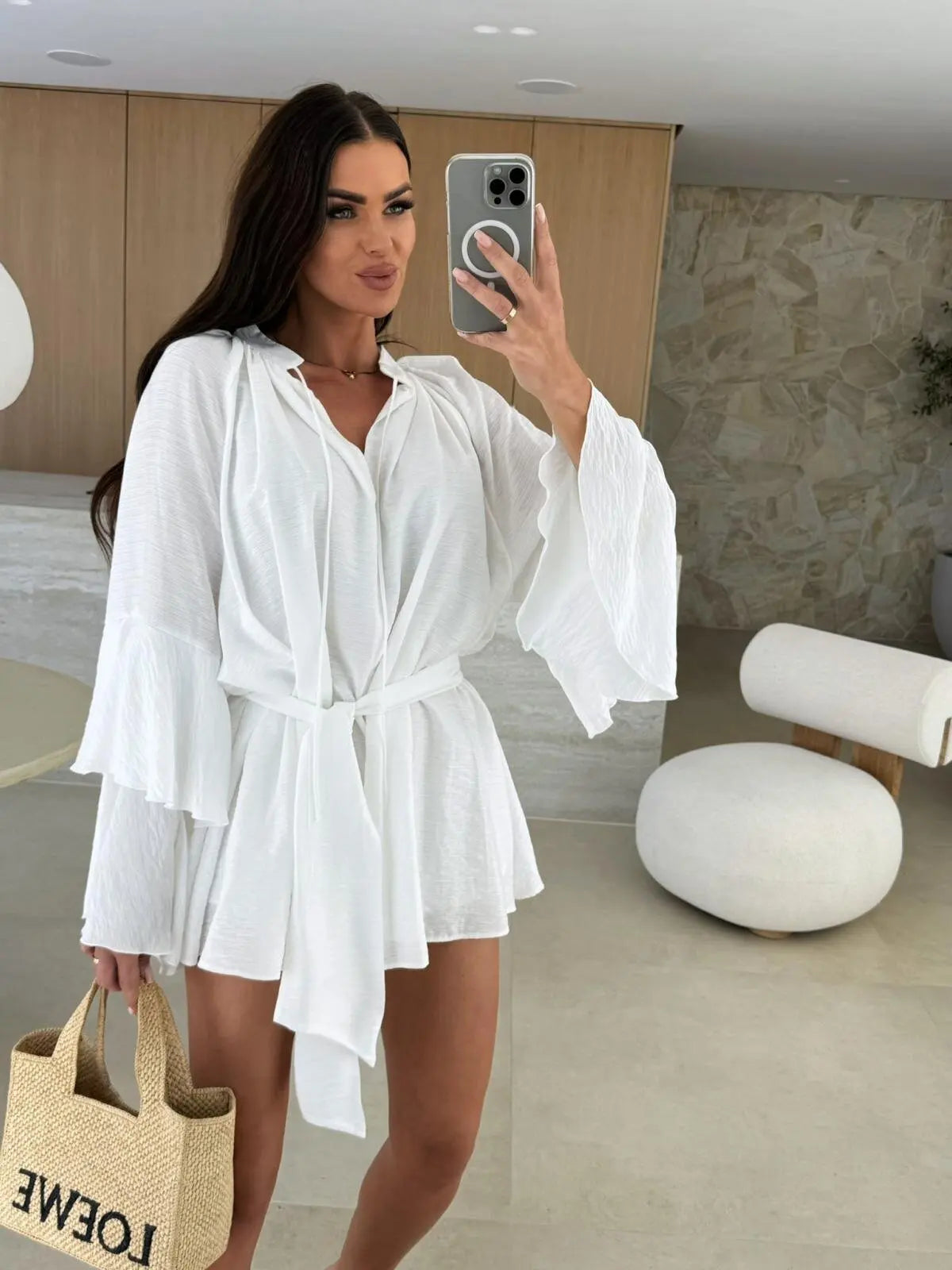 Robe Plissée Élégante à Col V