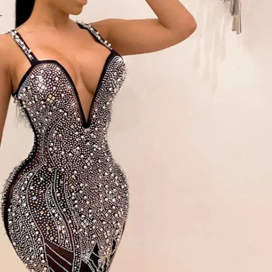 Robe moulante dos nu strass à bretelles spaghetti