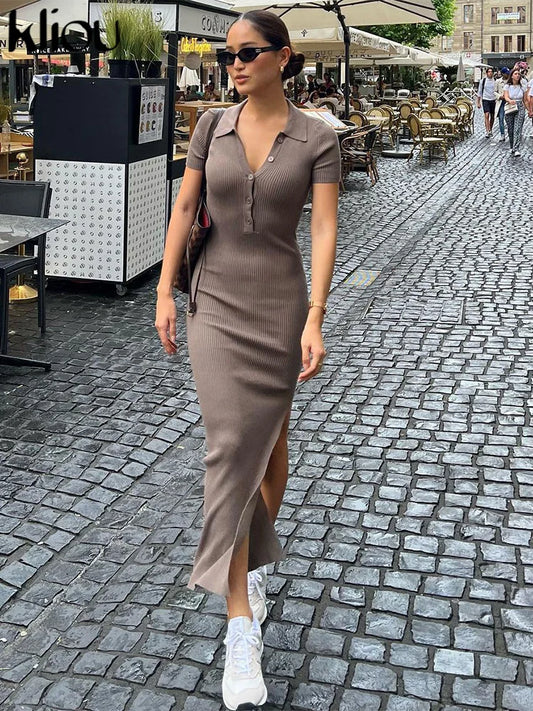 Robe solide avec col rabattu manches courtes a bouton, fente côté corps shaping