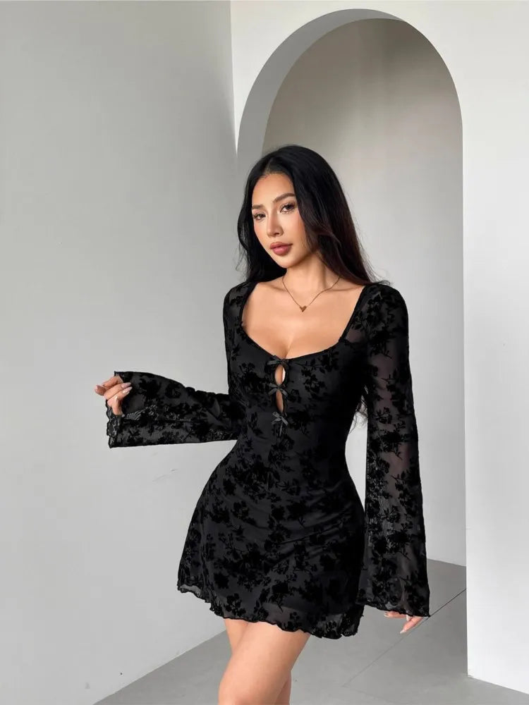 Robe dos nu à nœud papillon