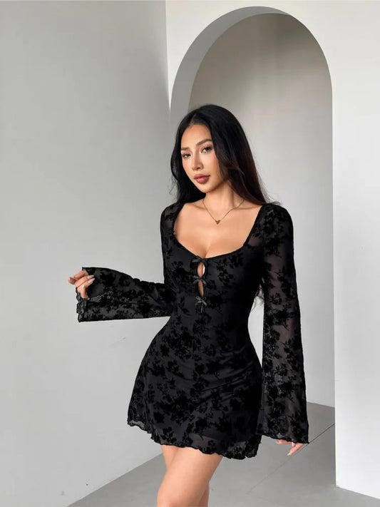 Robe dos nu à nœud papillon