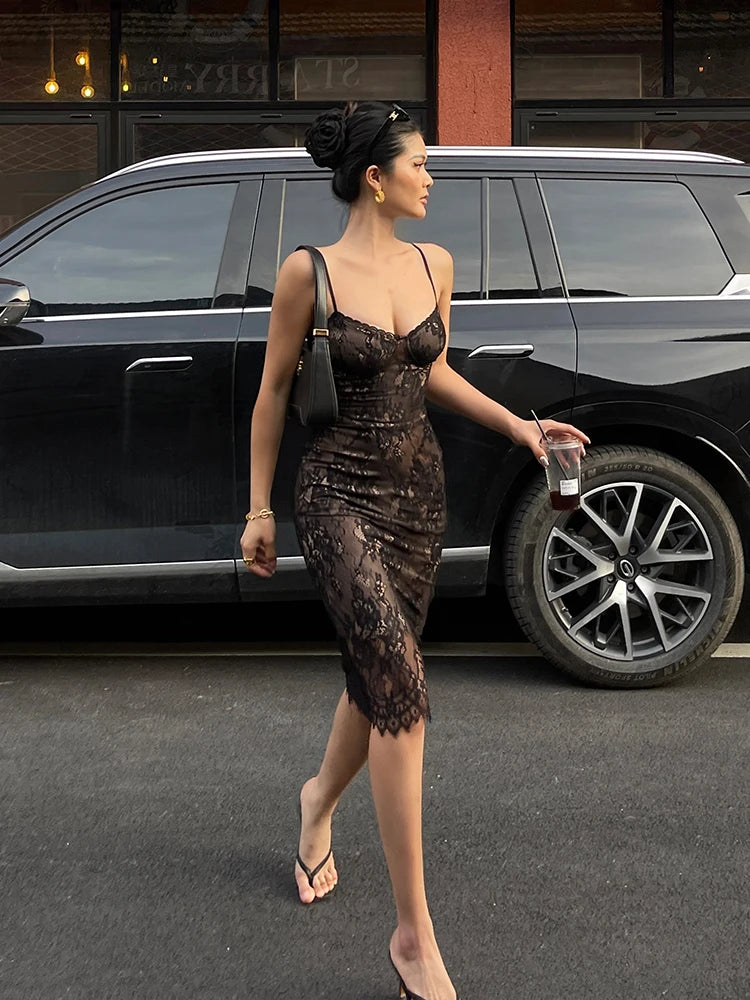 Robe à Bretelles en Dentelle