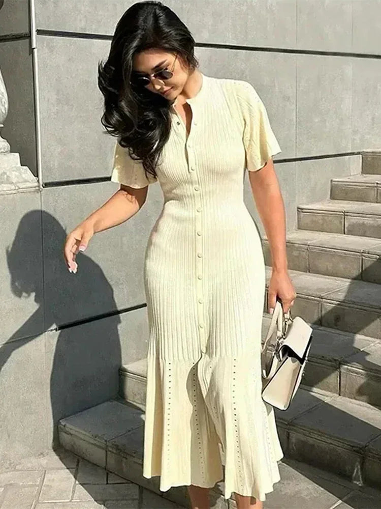 Robe longue en tricot à manches courtes, col rond, simple boutonnage
