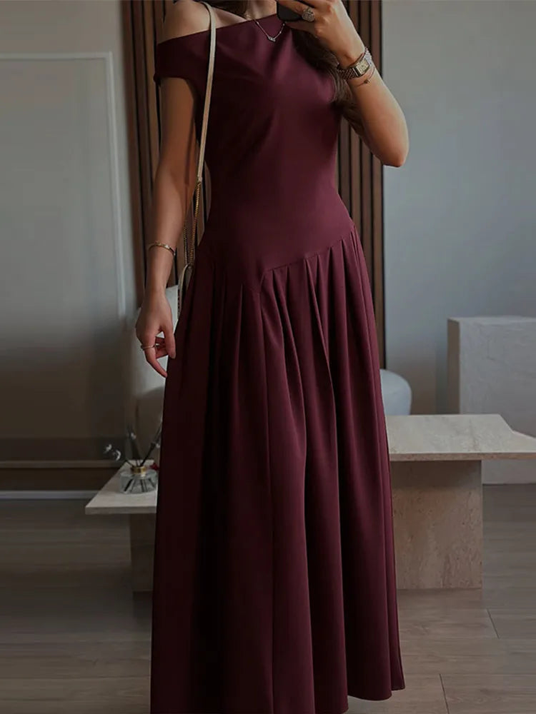 Robe longue élégante, ample, col incliné, sans manches
