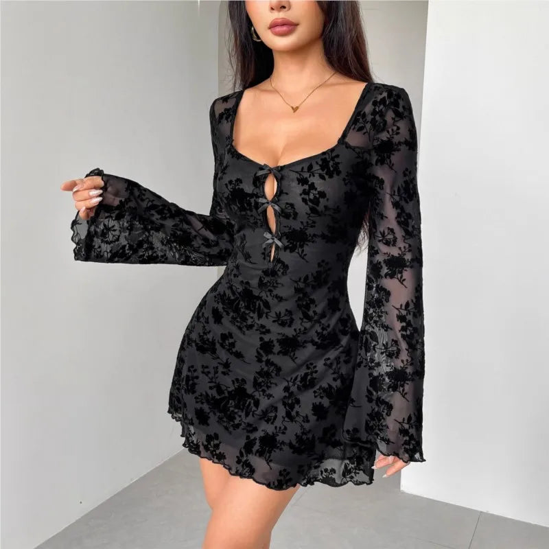 Robe dos nu à nœud papillon
