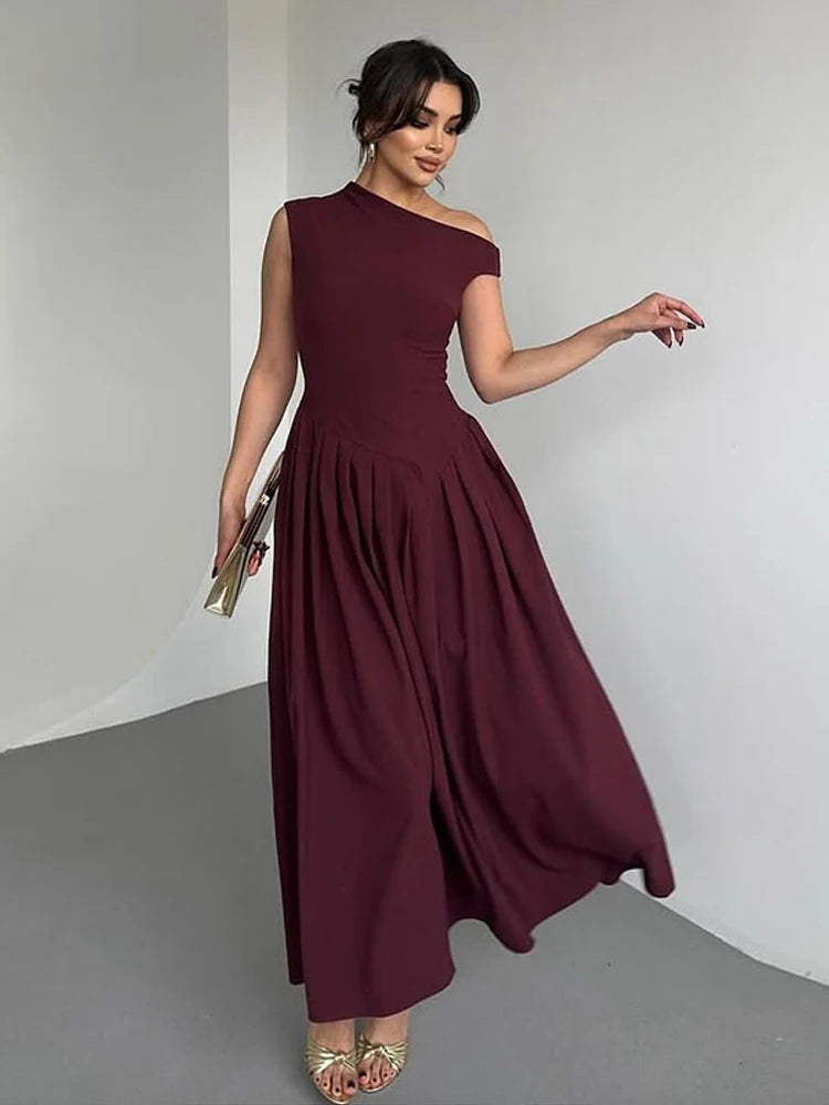 Robe longue élégante, ample, col incliné, sans manches