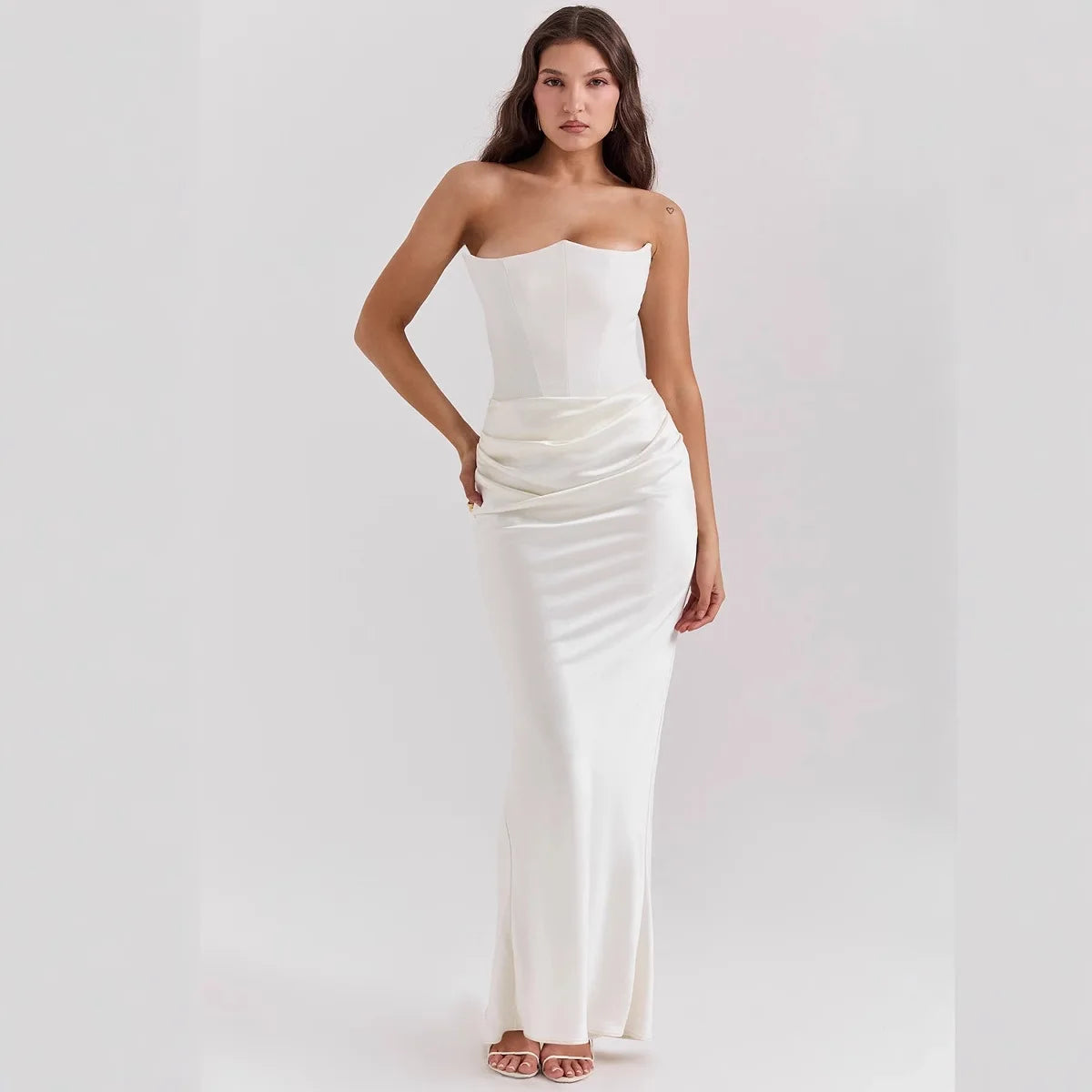 Robe Longue Satin Été 2025 – Élégante, Bustier, Queue de Poisson, Taille Cintrée, Plissée, Sexy & Chic