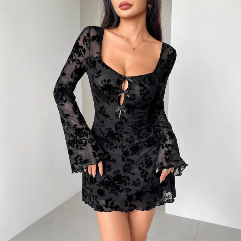 Robe dos nu à nœud papillon