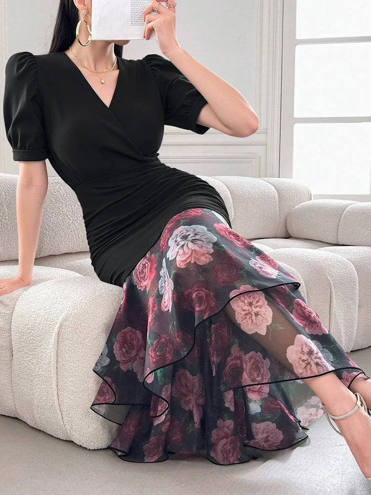 Robe Mi-Longue Noire à Ourlet Fleuri