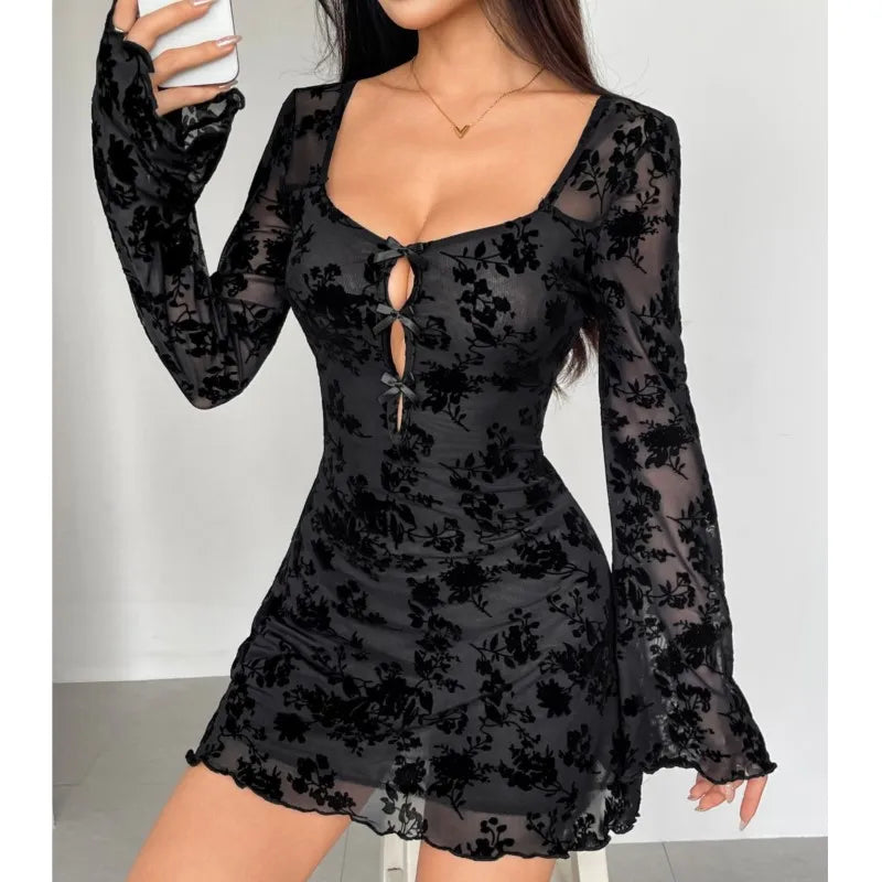 Robe dos nu à nœud papillon