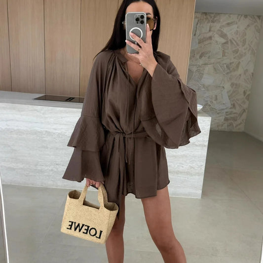 Robe Plissée Élégante à Col V