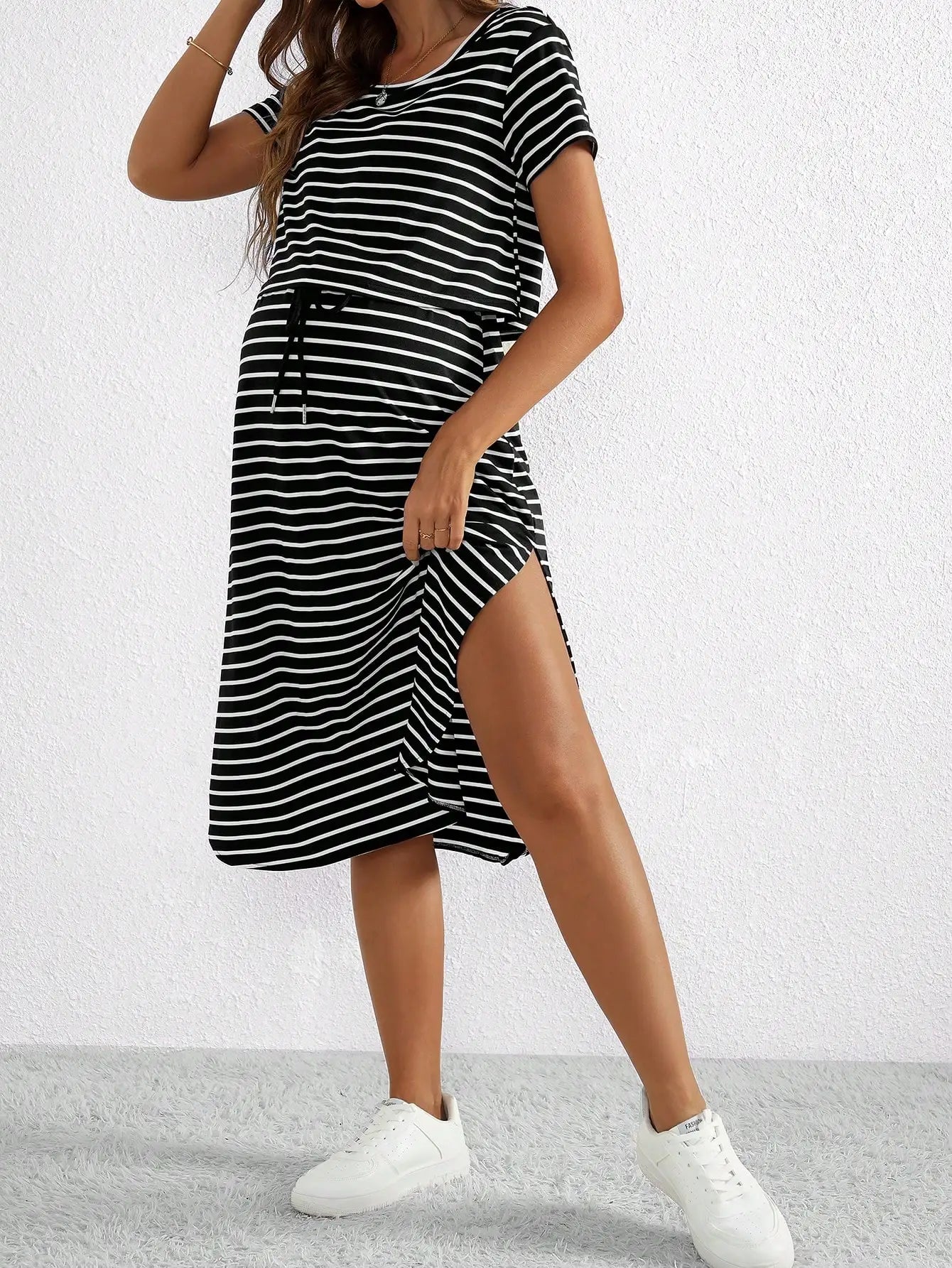 Robe Longue Maternité Allaitement – Élégance Rayée