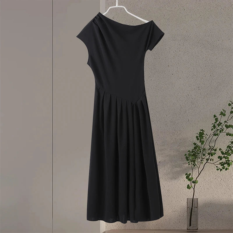Robe longue élégante, ample, col incliné, sans manches
